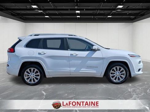 Used 2018 Jeep Cherokee Overland AWD/4WD image 6