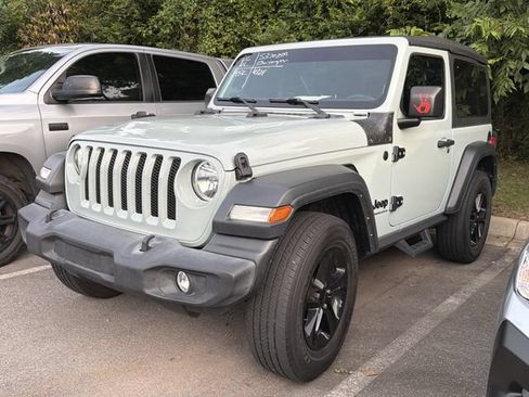Used 2023 Jeep Wrangler Sport AWD/4WD image 3