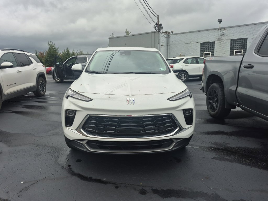 Used 2024 Buick Encore GX Preferred FWD image 2