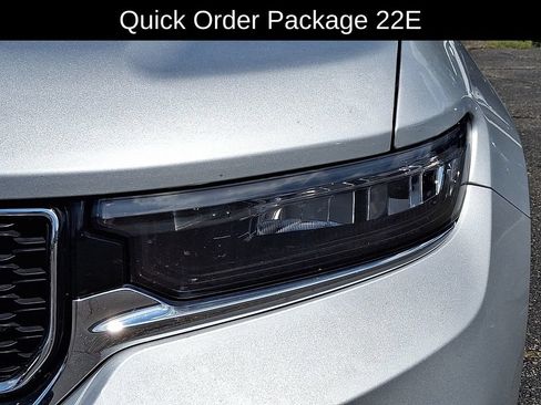 Used 2025 Jeep Grand Cherokee Limited w/ Luxury Tech Group II AWD/4WD image 8