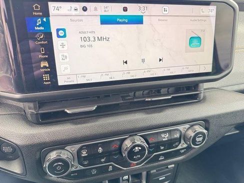 Used 2025 Jeep Wrangler Unlimited Sport AWD/4WD image 17