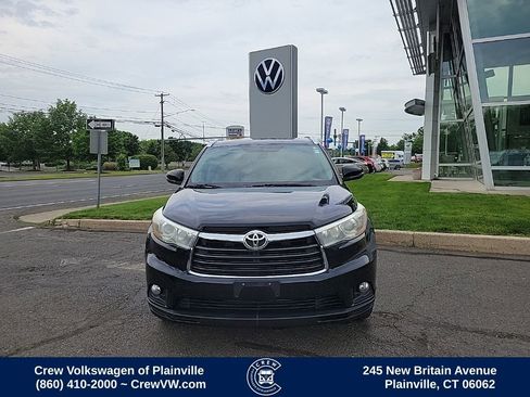 Used 2016 Toyota Highlander XLE AWD/4WD image 2