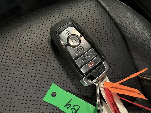 Used 2025 Ford F350 Lariat w/ Black Appearance Package image 30