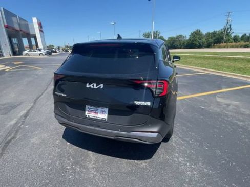Used 2026 Kia Sportage LX FWD image 2