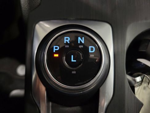 Used 2022 Ford Escape SE image 16