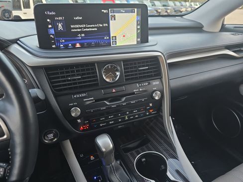 Used 2022 Lexus RX 350L Luxury image 22