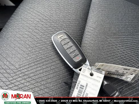 Used 2024 Nissan Rogue SV image 29