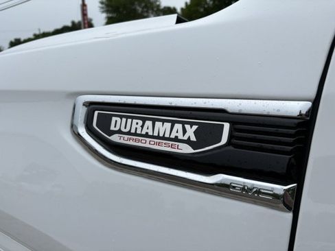 Used 2023 GMC Sierra 1500 Denali AWD/4WD image 9