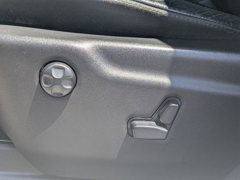 Used 2019 Jeep Grand Cherokee Altitude AWD/4WD image 23