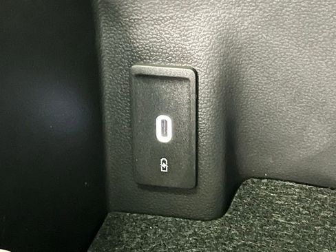 New 2026 Volkswagen Atlas Cross Sport SE image 15