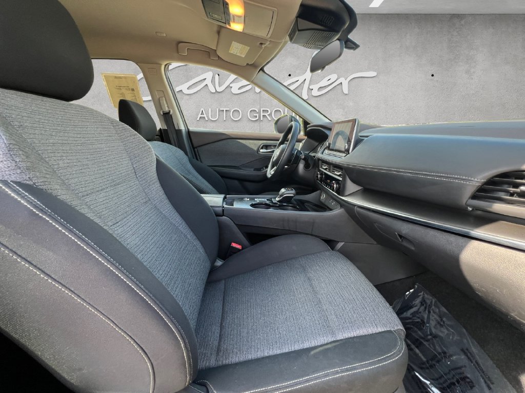 Certified 2023 Nissan Rogue SV FWD image 24