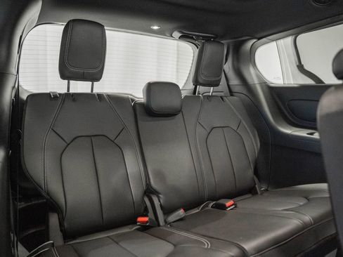 New 2026 Chrysler Pacifica Select image 22