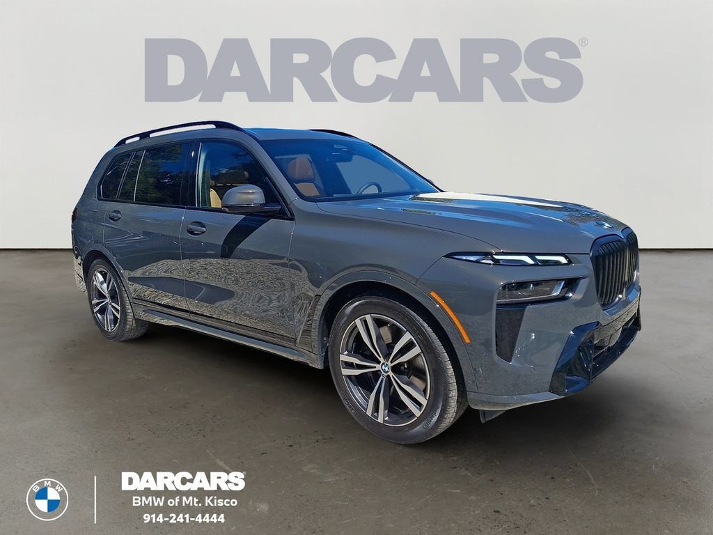Used 2026 BMW X7 xDrive40i w/ M Sport Package AWD/4WD image 1