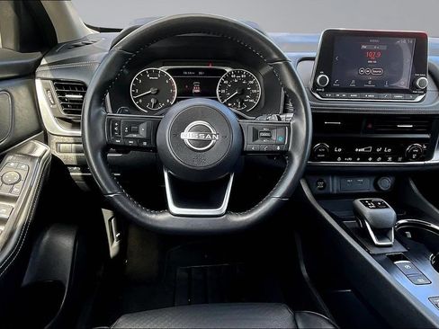 Used 2024 Nissan Rogue SV w/ SV Premium Package FWD image 9