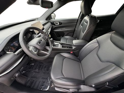 New 2026 Jeep Compass Latitude image 19