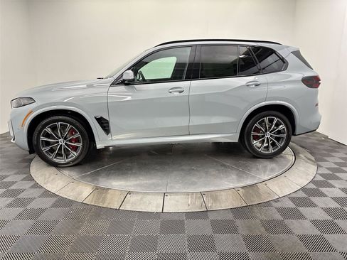 New 2026 BMW X5 xDrive40i w/ M Sport Package AWD/4WD image 16