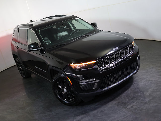 Used 2024 Jeep Grand Cherokee Limited AWD/4WD image 7