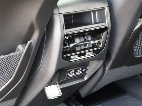 New 2025 Jeep Grand Cherokee Altitude image 17