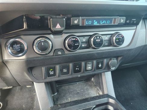 Used 2017 Toyota Tacoma TRD Sport w/ Premium & Technology Package AWD/4WD image 14