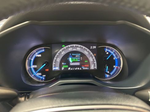 Used 2023 Toyota RAV4 XLE Premium image 28