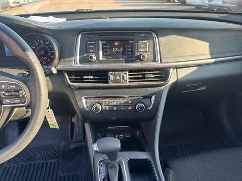 Used 2017 Kia Optima LX FWD image 10