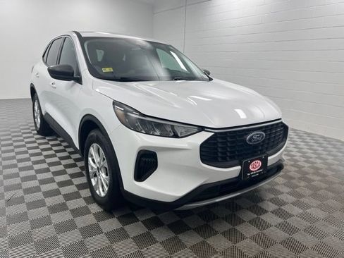 Used 2023 Ford Escape Active AWD/4WD image 1