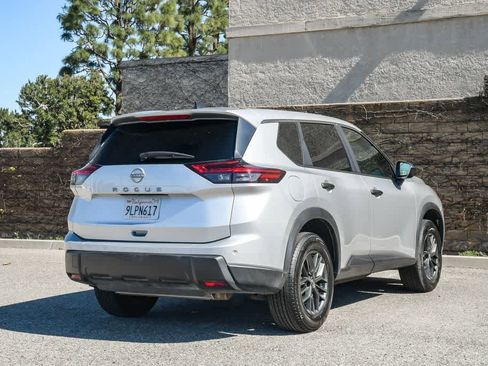 Used 2024 Nissan Rogue S image 7