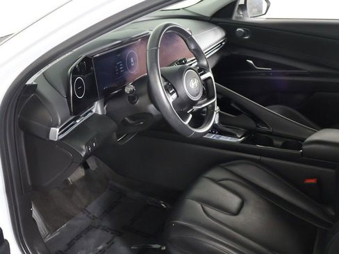 Used 2025 Hyundai Elantra Limited FWD image 25