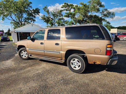 Used 2004 Chevrolet Suburban LS w/ Preferred Equipment Group RWD image 8