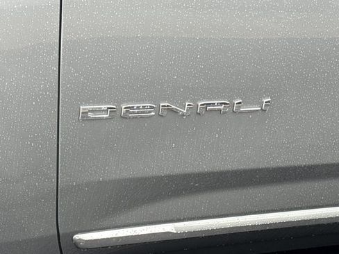 New 2026 GMC Yukon Denali w/ Denali Reserve Package AWD/4WD image 17