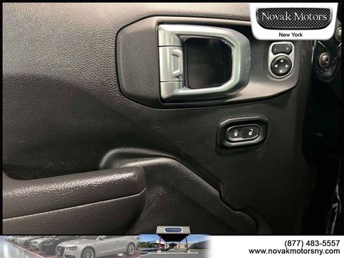 Used 2022 Jeep Wrangler Unlimited Sport image 17