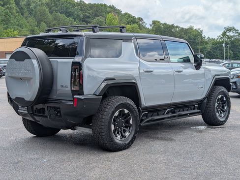 Used 2024 GMC Hummer EV 2X w/ Extreme Off-Road Package AWD/4WD image 9