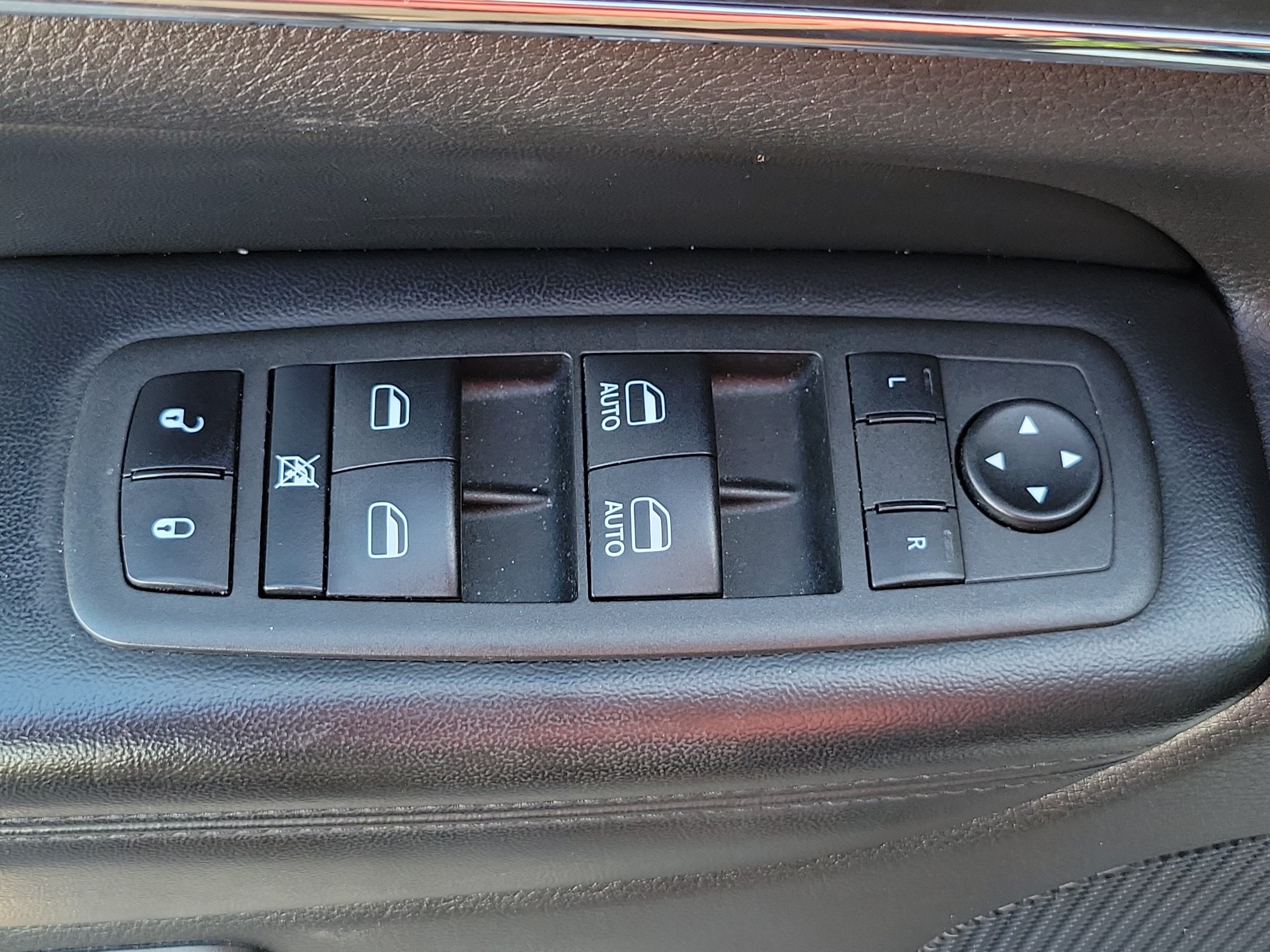 Used 2022 Jeep Grand Cherokee Limited AWD/4WD image 29