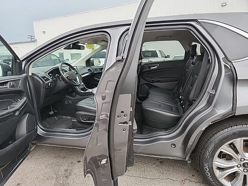 Used 2024 Ford Edge Titanium AWD/4WD image 11
