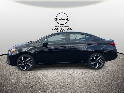 Certified 2025 Nissan Versa SR image 5
