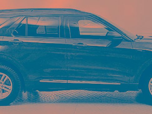 Certified 2023 Ford Explorer XLT image 2