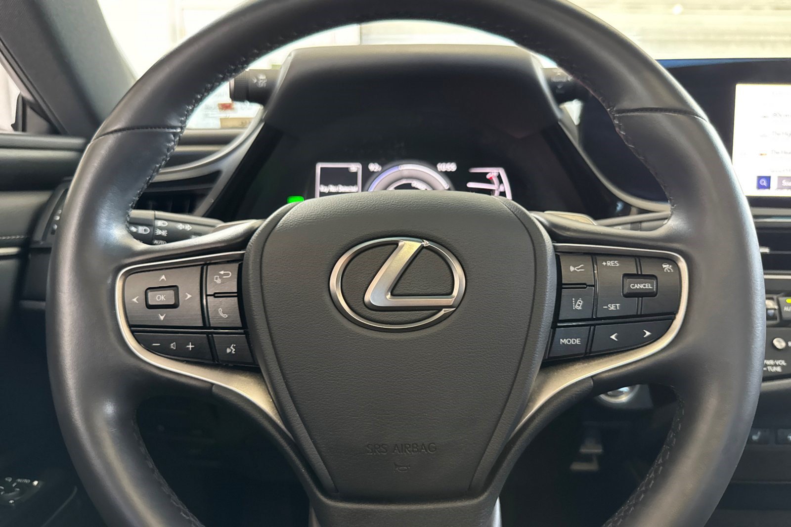 Certified 2025 Lexus ES 300h w/ Premium Package FWD image 28