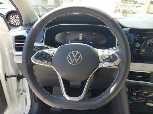 New 2026 Volkswagen Taos SE FWD image 25