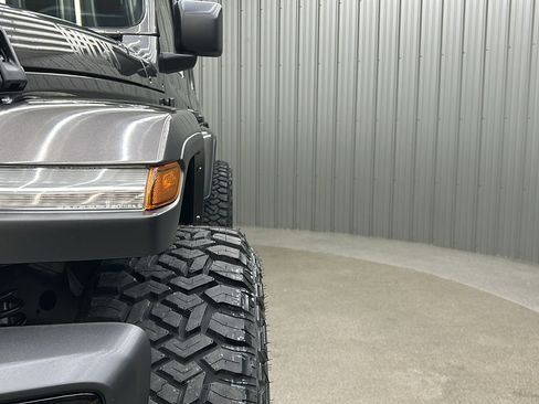 Used 2024 Jeep Gladiator Willys image 15