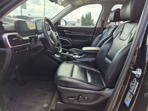 Used 2025 Kia Telluride S AWD/4WD image 17