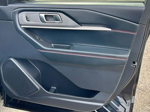 Certified 2025 Ford Explorer ST image 10
