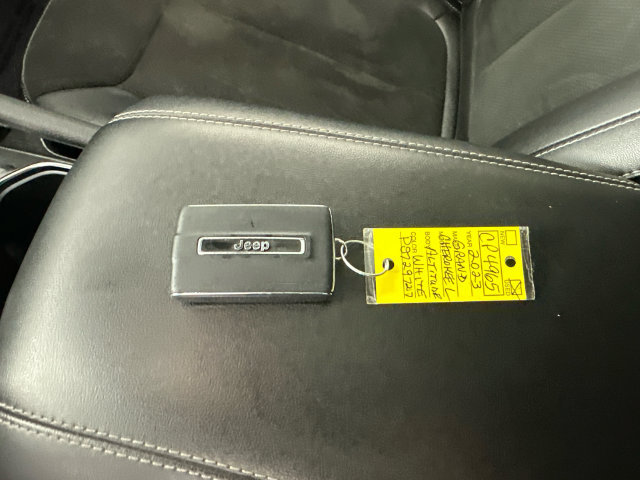 Used 2023 Jeep Grand Cherokee L Laredo AWD/4WD image 40