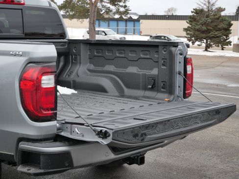 New 2026 GMC Canyon Elevation w/ Convenience Package image 5
