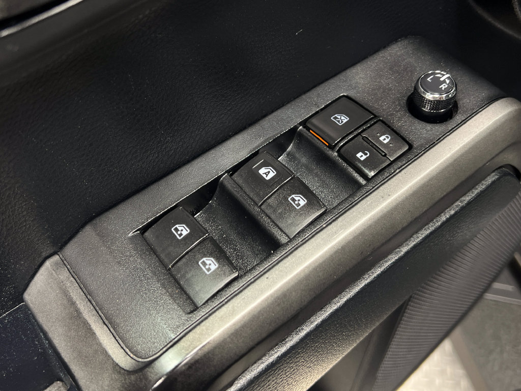Used 2016 Toyota Tacoma SR5 w/ Towing Package RWD image 15