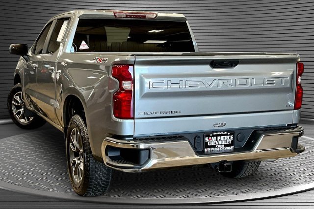 Used 2023 Chevrolet Silverado 1500 LT AWD/4WD image 4