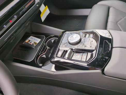 New 2026 BMW 530i xDrive w/ M Sport Package image 17