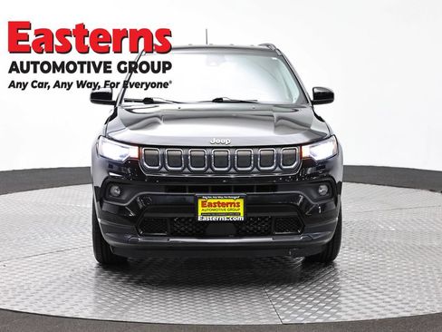 Used 2022 Jeep Compass Latitude AWD/4WD image 2