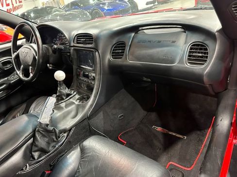 Used 2001 Chevrolet Corvette Z06 w/ Memory Pkg RWD image 9