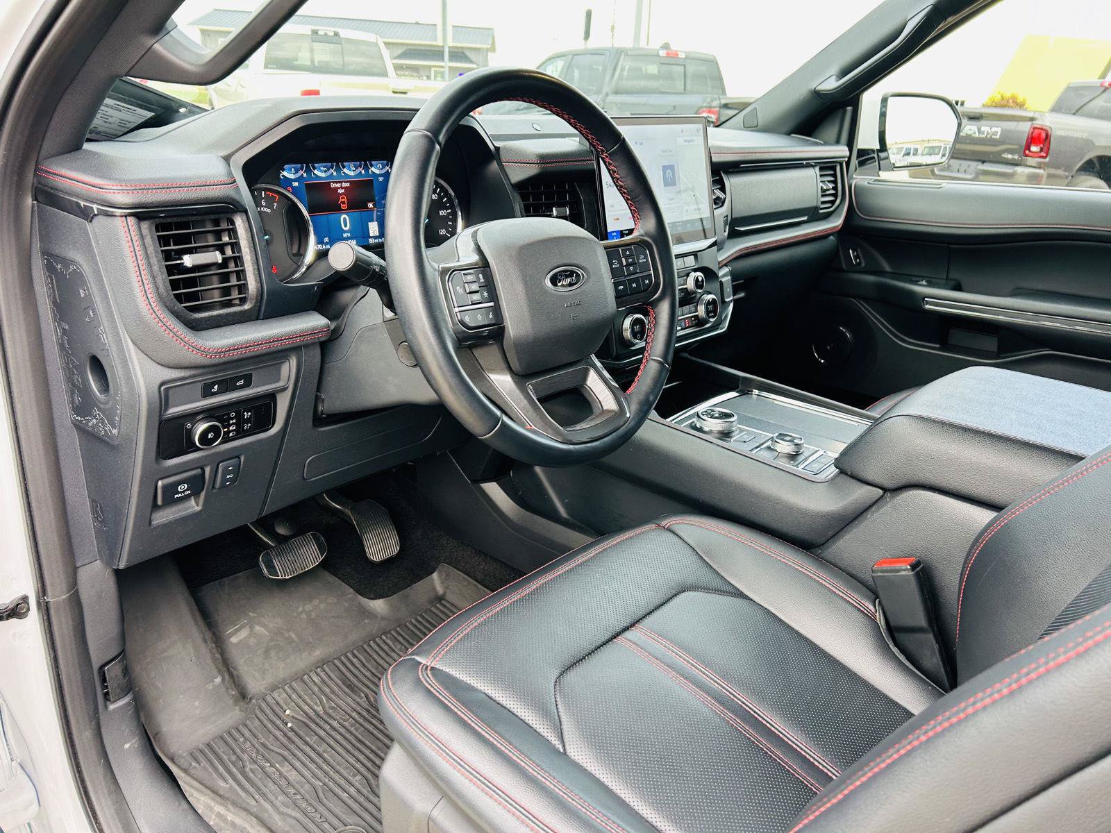 Used 2023 Ford Expedition Limited AWD/4WD image 21