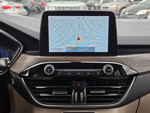 Used 2020 Ford Escape Titanium image 23